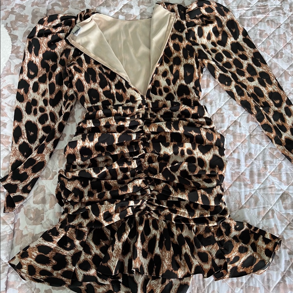 Leopard Ruched Ruffled Dress - Picture 2 of 3